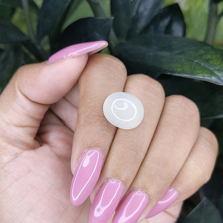 9.99 Ct. White Cabochon Moonstone - Image 2
