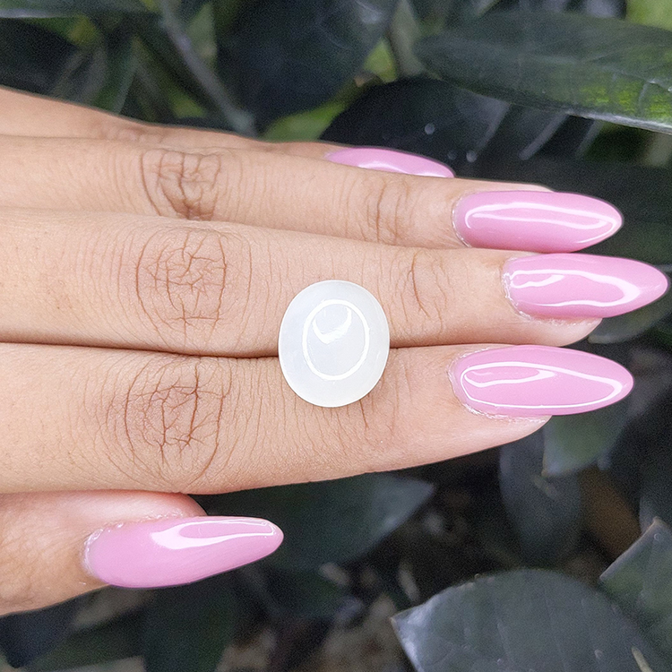 9.99 Ct. White Cabochon Moonstone - Image 3
